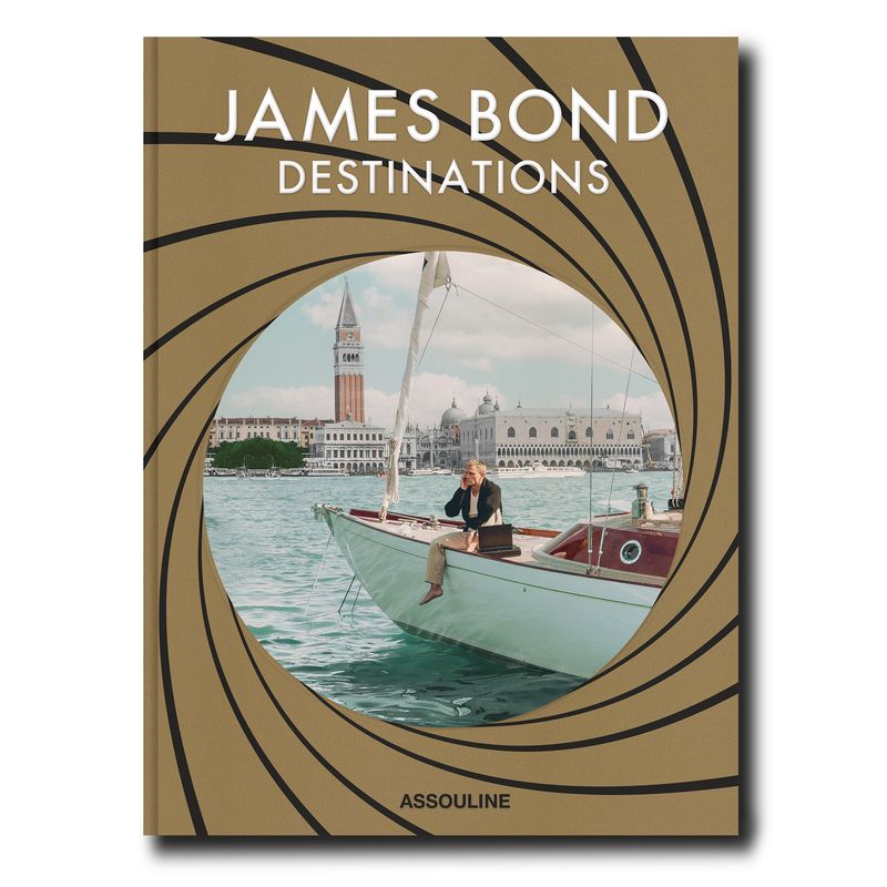 Book cover of 'James Bond Destinations' by Assouline with a James Bond character on a boat.