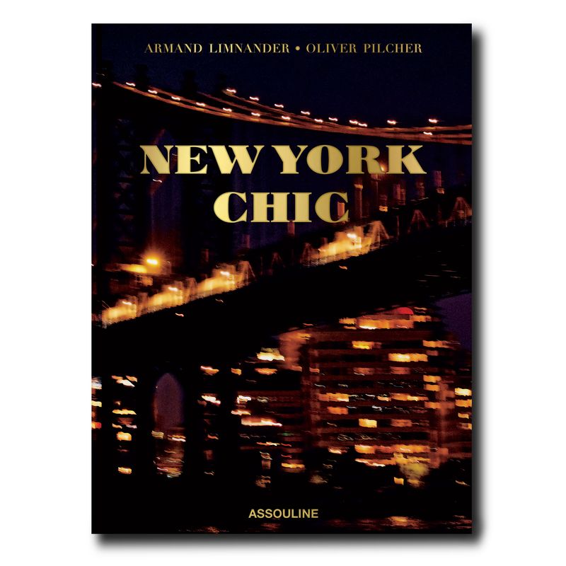 Book cover of 'New York Chic' with a cityscape at night.