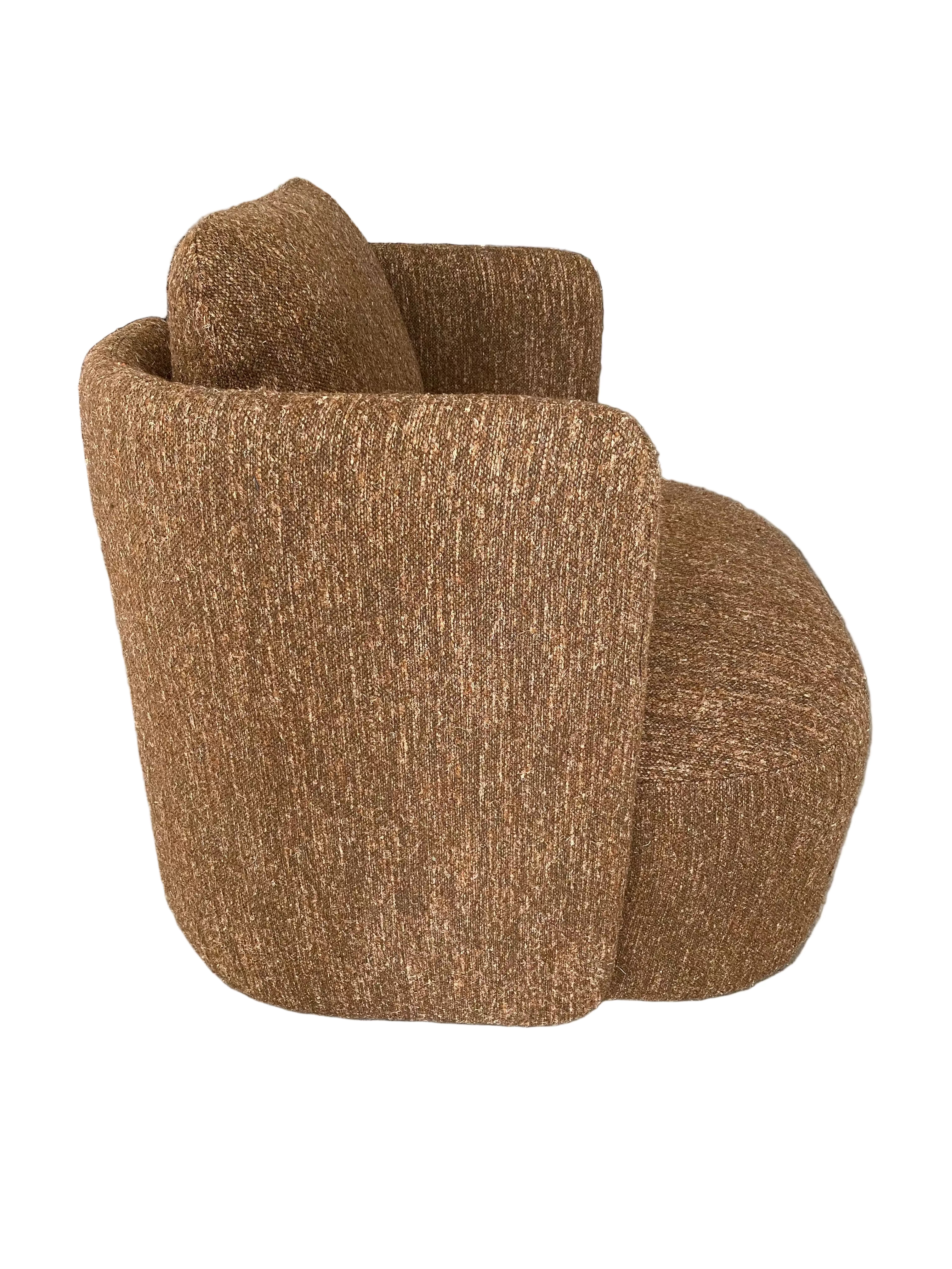 Verellen Hudson Swivel Club Chair Fitzteint Walnut - Maaribu