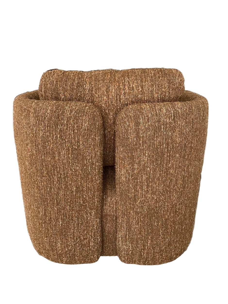Verellen Hudson Swivel Club Chair Fitzteint Walnut - Maaribu