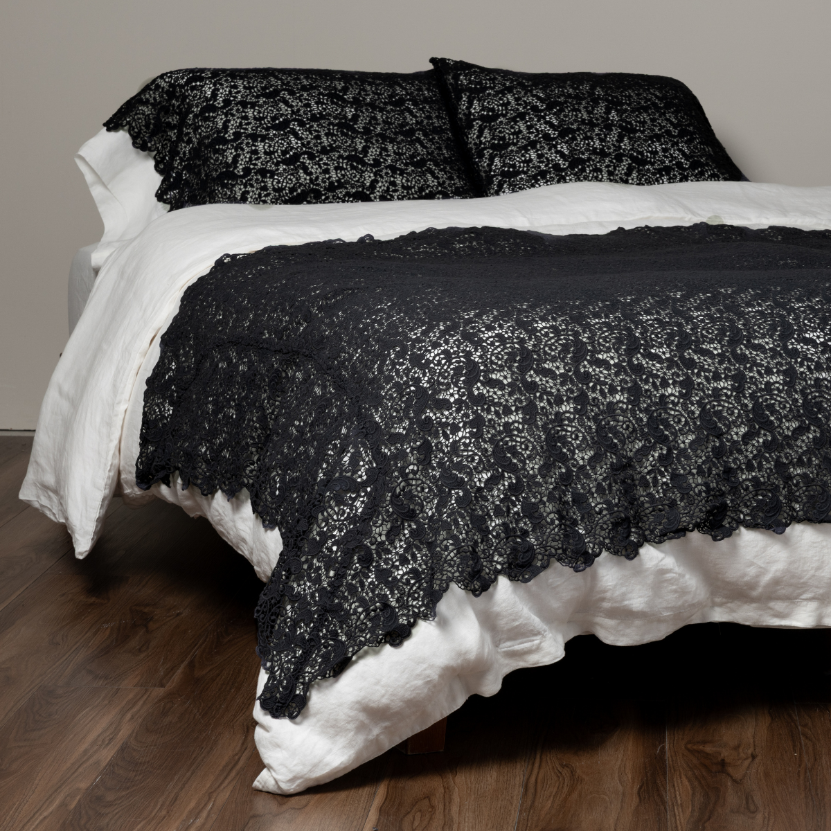 Allora Bed Scarf