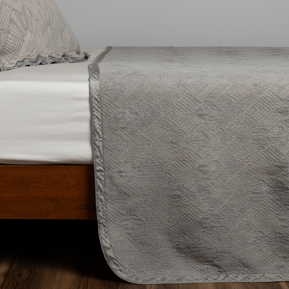 Trettino Bedspread - Maaribu