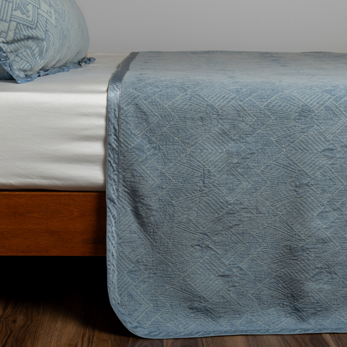 Trettino Bedspread - Maaribu