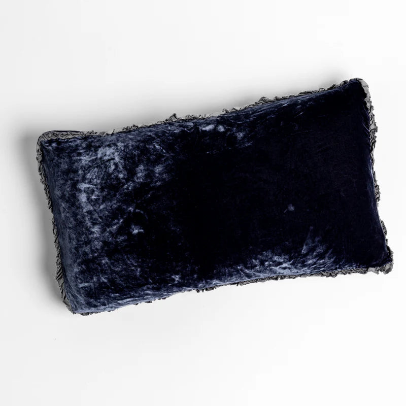 Carmen Throw Pillow - Maaribu