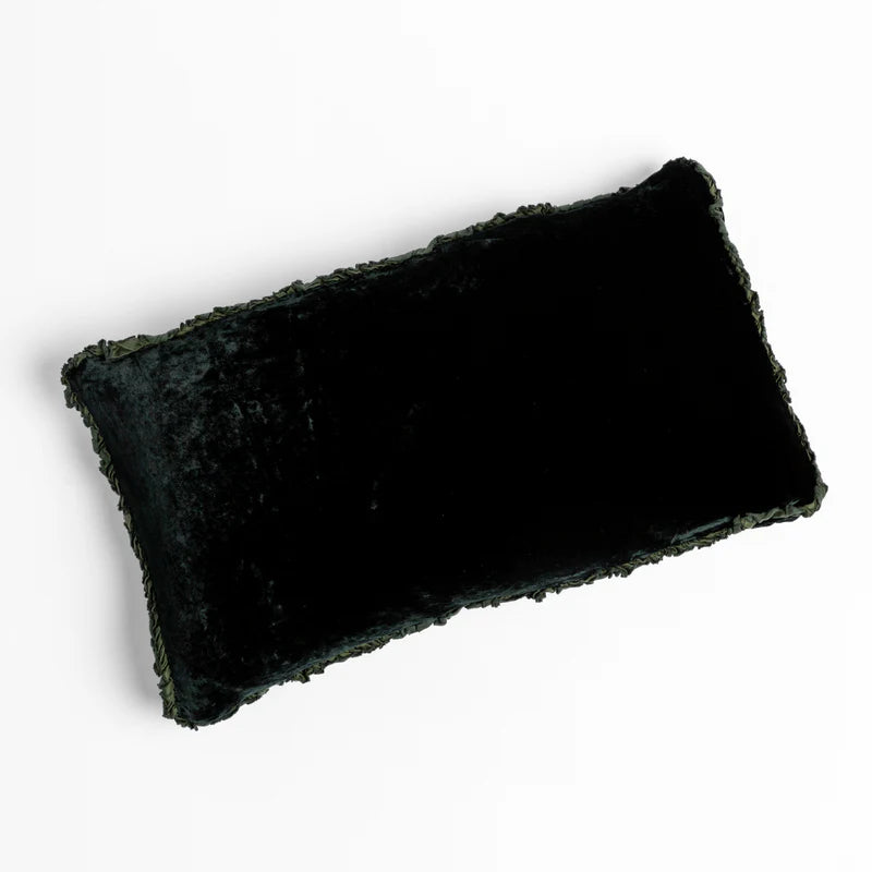 Carmen Throw Pillow - Maaribu