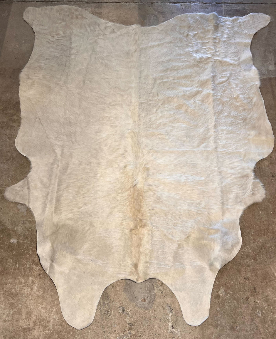 Large Cowhide Rug Off-White 5'x6' - Maaribu