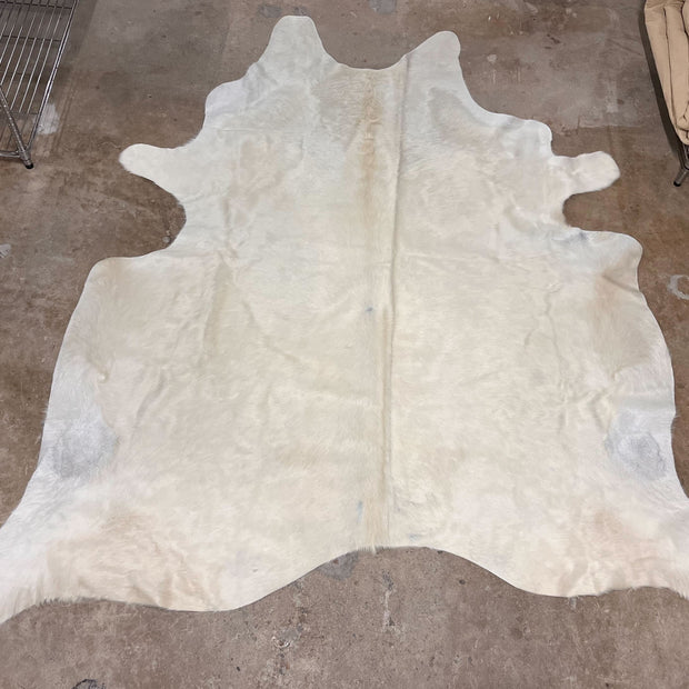 Large Cowhide Rug Off-White 5'x6' - Maaribu