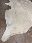 Large Cowhide Rug Off-White 5'x6' - Maaribu
