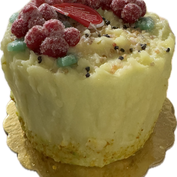 Pastry Cream Cake with Red Currants Candle