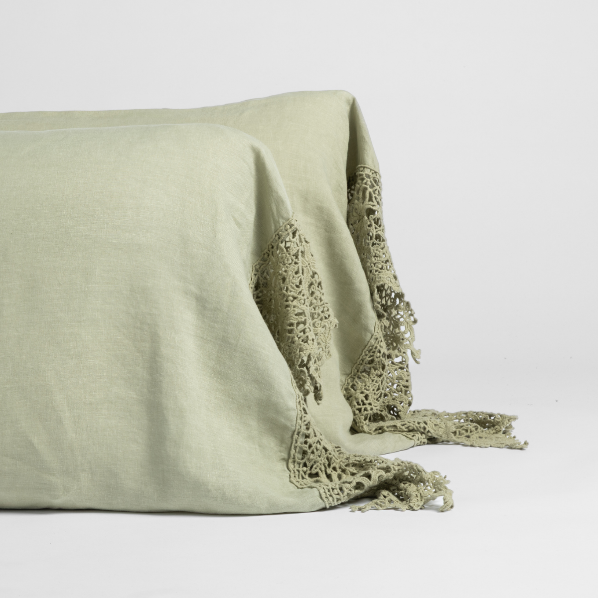 Linen Pillowcase with Frida Lace