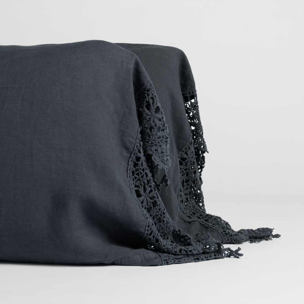 Linen Pillowcase with Frida Lace