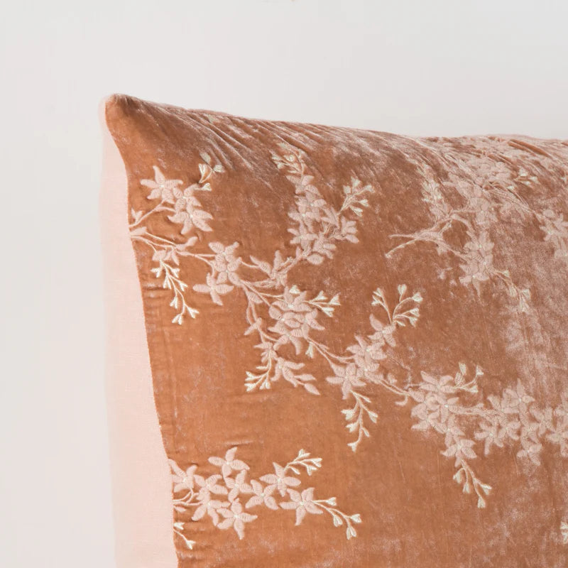 Lynette Throw Pillow - Maaribu