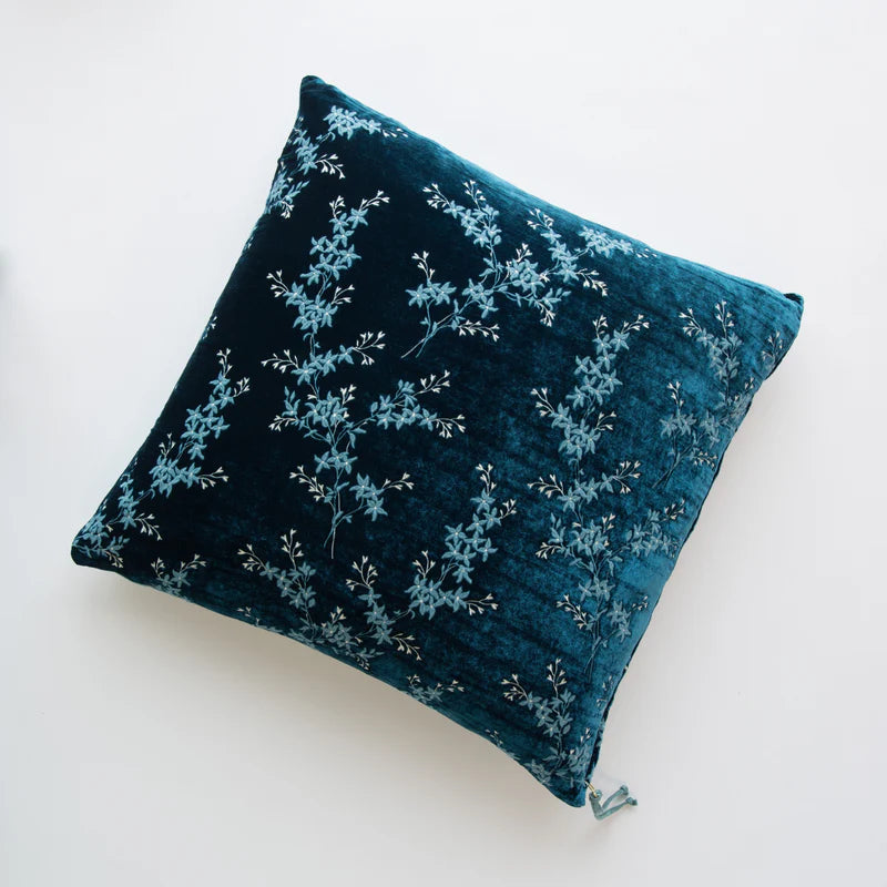 Lynette Throw Pillow - Maaribu