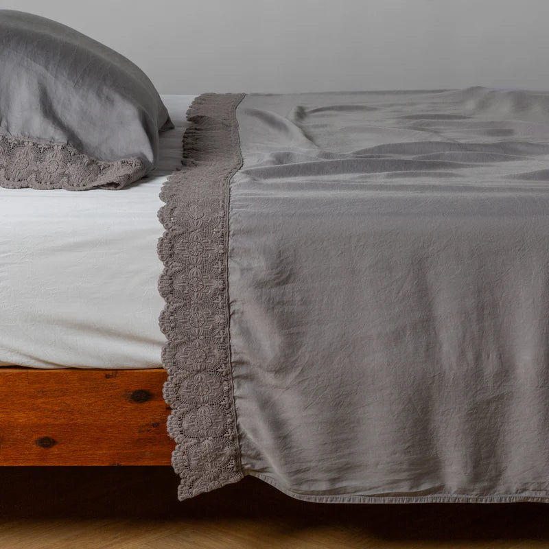 Madera Luxe Flat Sheet Donella Lace Edge - Maaribu