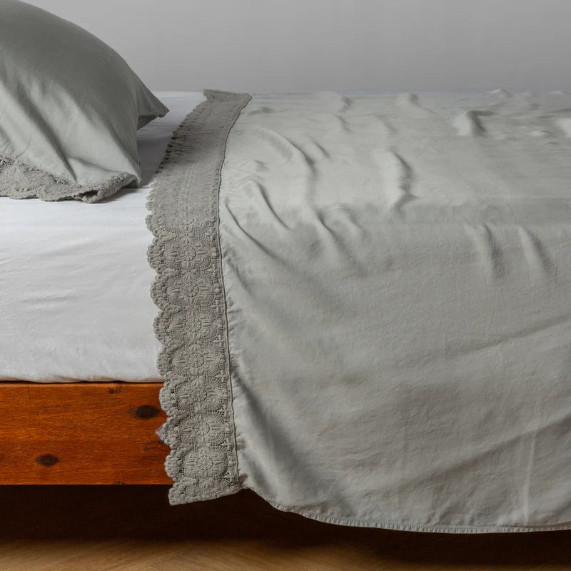 Madera Luxe Flat Sheet Donella Lace Edge - Maaribu