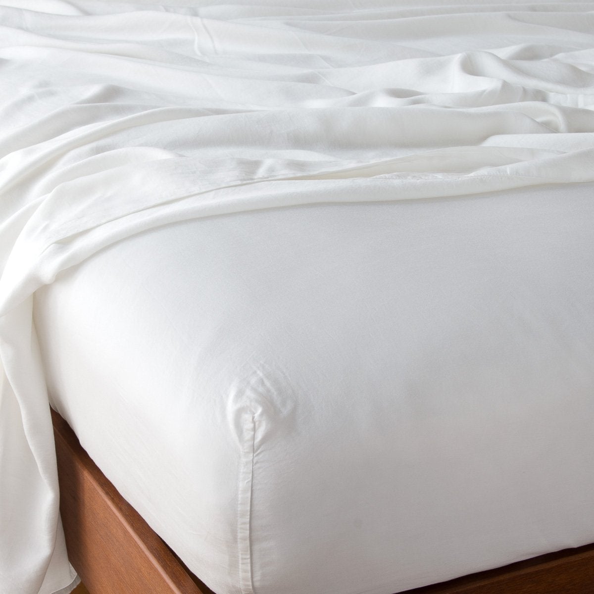 Madera Luxe Fitted Sheet Winter White Queen