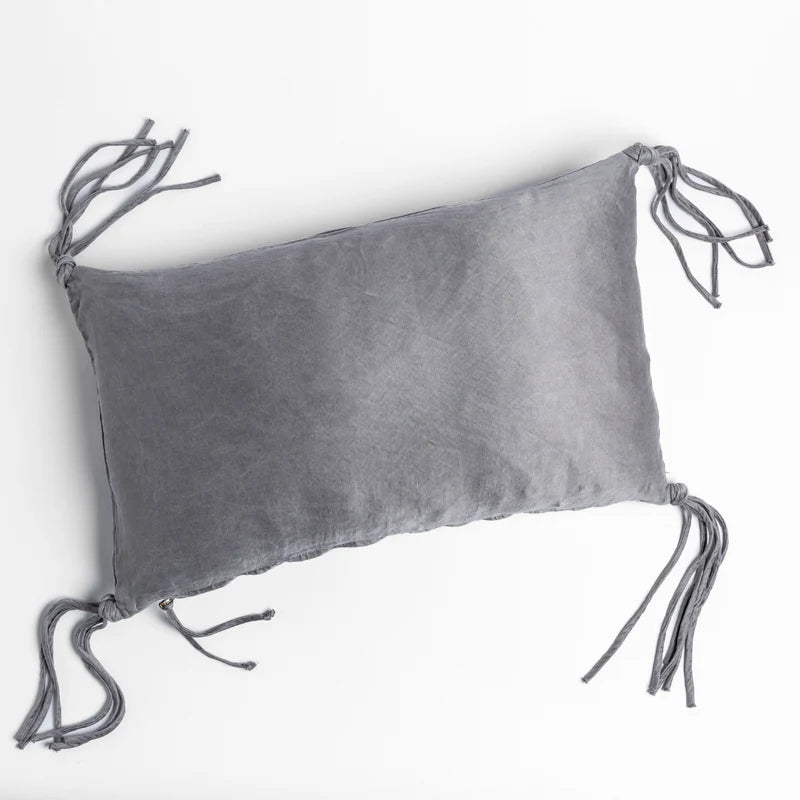 Taline Throw Pillow - Maaribu