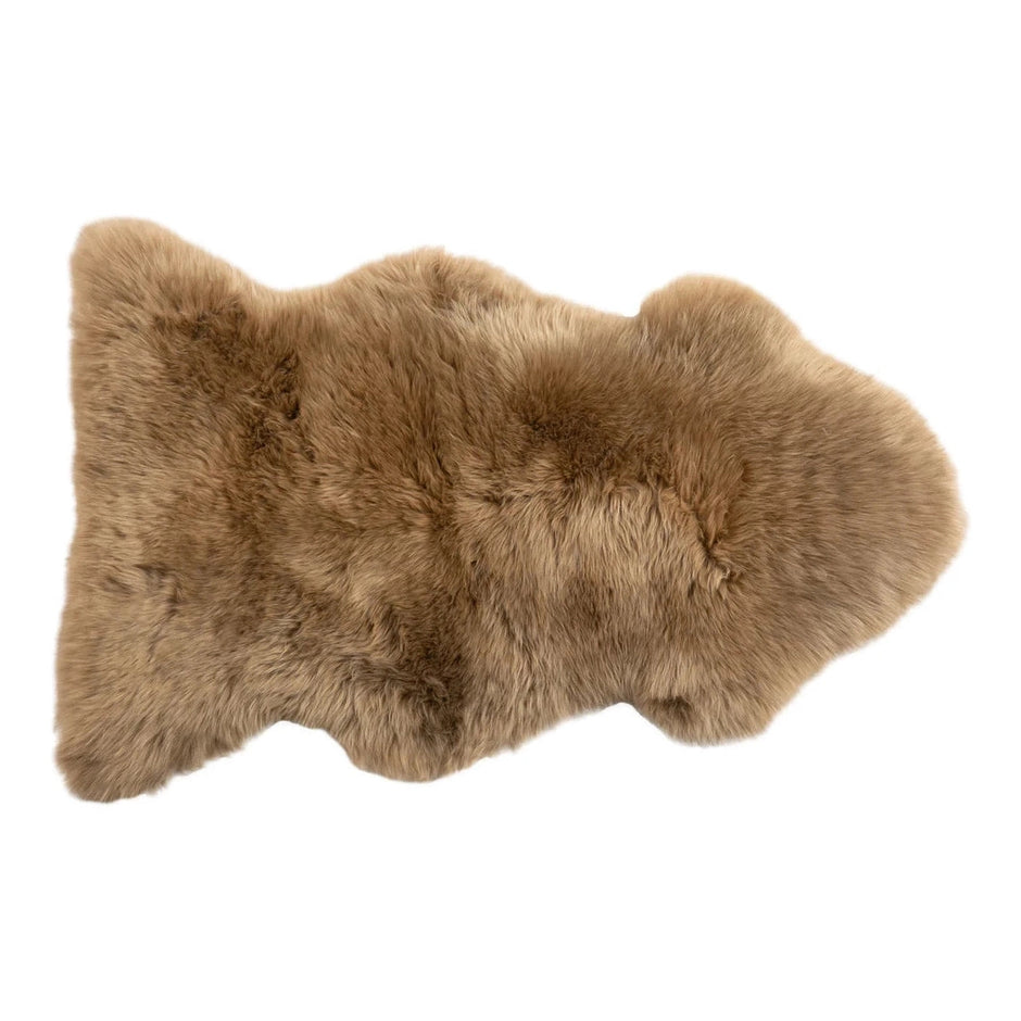 Dark orchid Auskin single longwool sheepskin, soft and plush sheepskin rug with natural long wool fibers.