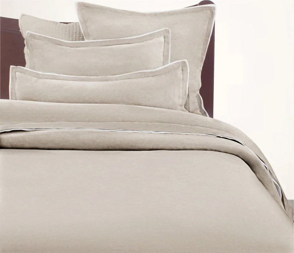 Avasa Nolan Duvet Cover in Persian Green, queen size, featuring a plush, patterned fabric for a luxurious bedroom look.