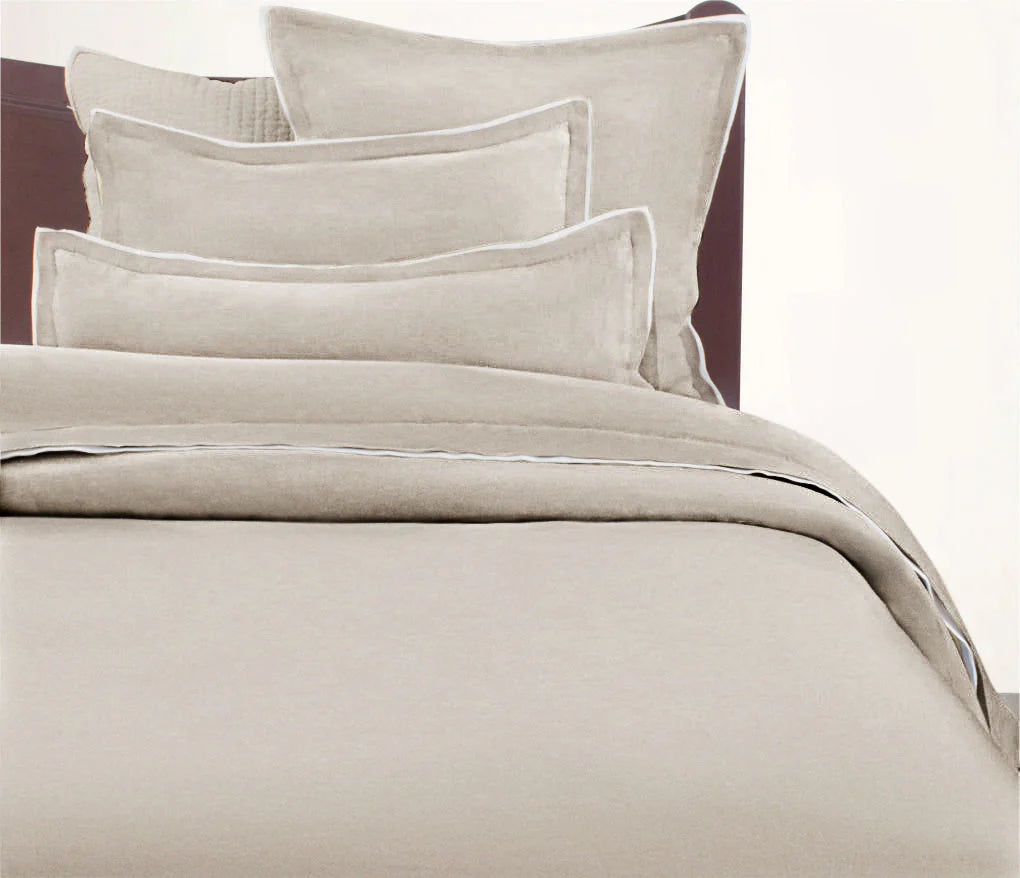 Avasa Nolan Duvet Cover in Persian Green, queen size, featuring a plush, patterned fabric for a luxurious bedroom look.