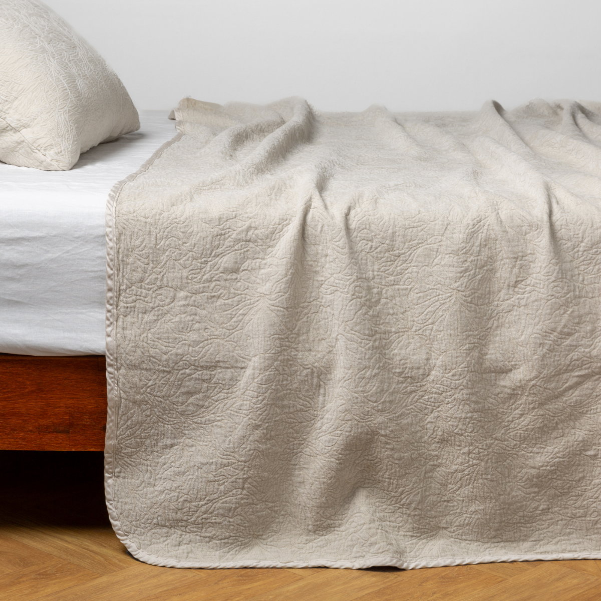 Bella Notte Georgia Bedspread in autumn colors, king size with intricate floral pattern and soft, luxurious fabric.