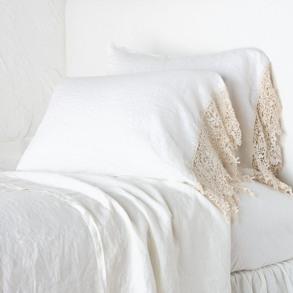 King-size linen pillowcase with Frida lace detail by Bella Notte, featuring soft, textured fabric and elegant lace accents.