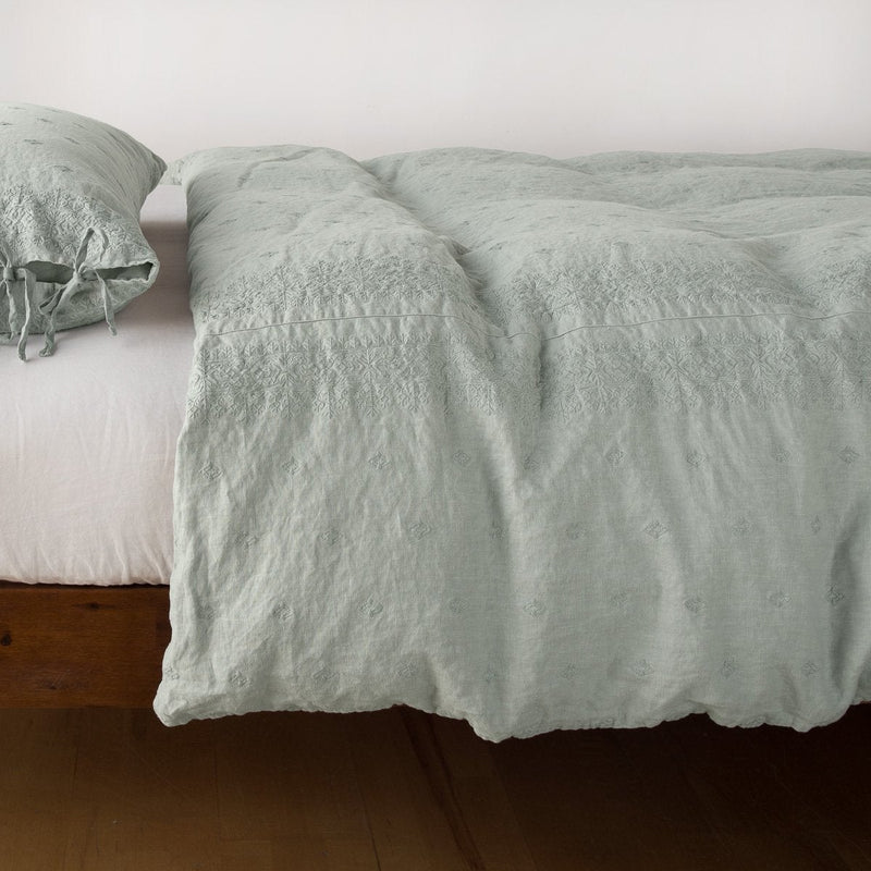 Bella Notte Ines duvet cover in autumn colors, king size, with soft fabric and elegant design visible in the image.