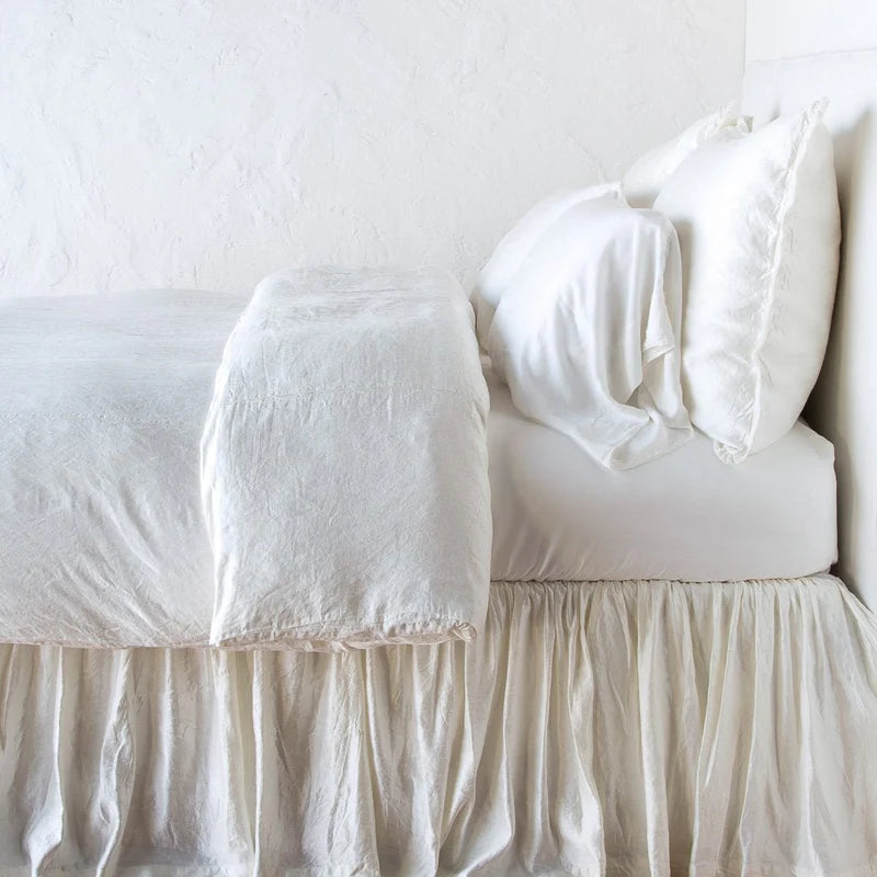 Bella Notte Paloma duvet cover in warm autumn tones, featuring soft fabric and elegant design for king-sized bedding.