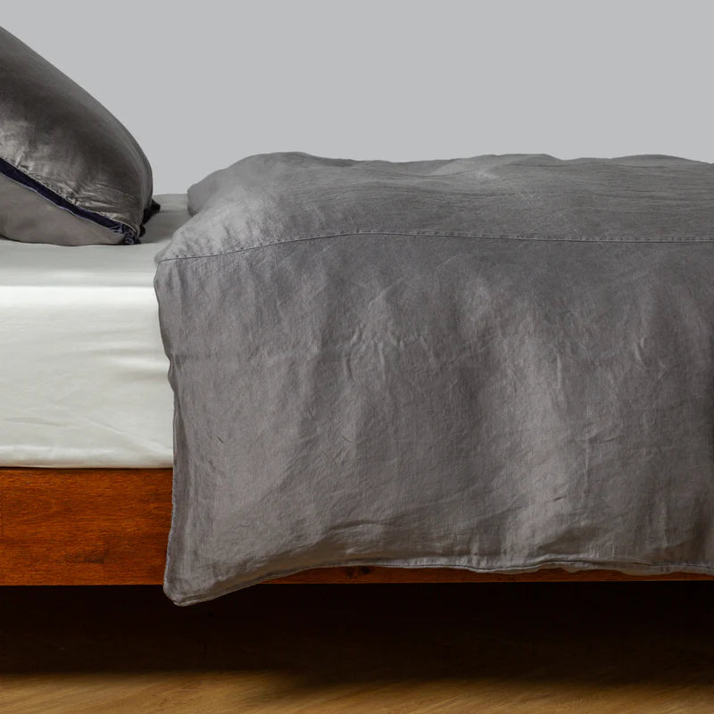Bella Notte Paloma duvet cover in autumn color, showcasing soft fabric and elegant design for king-sized bedding.