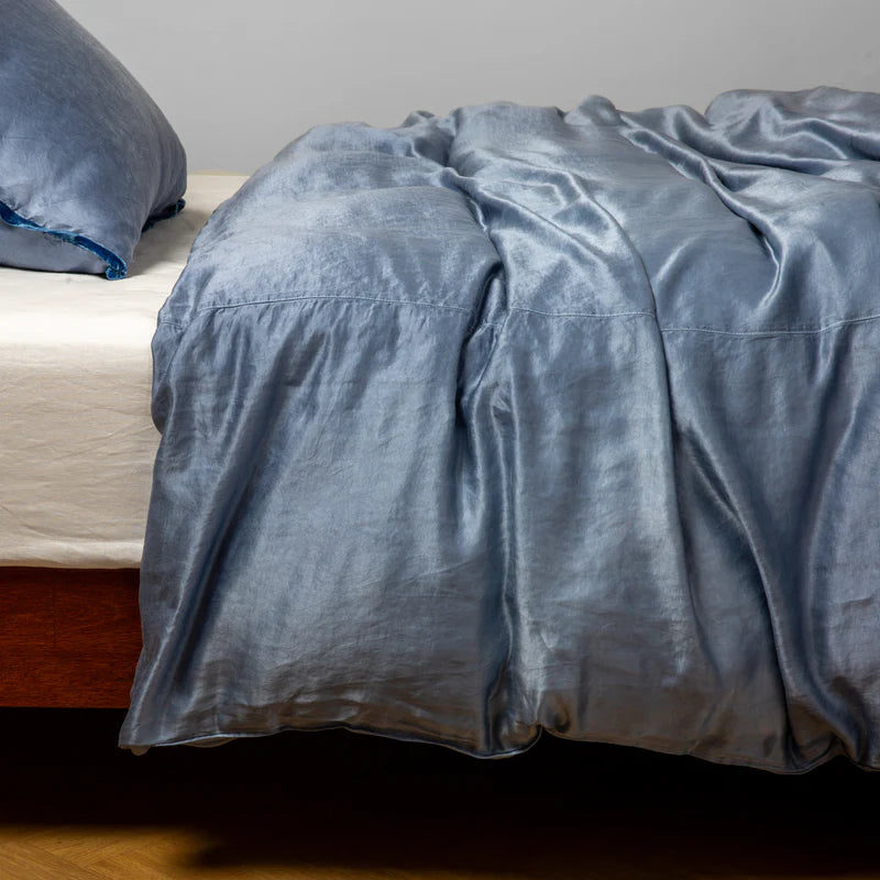 Bella Notte Paloma duvet cover in warm autumn tones, showcasing soft fabric and elegant design for king-sized bedding.