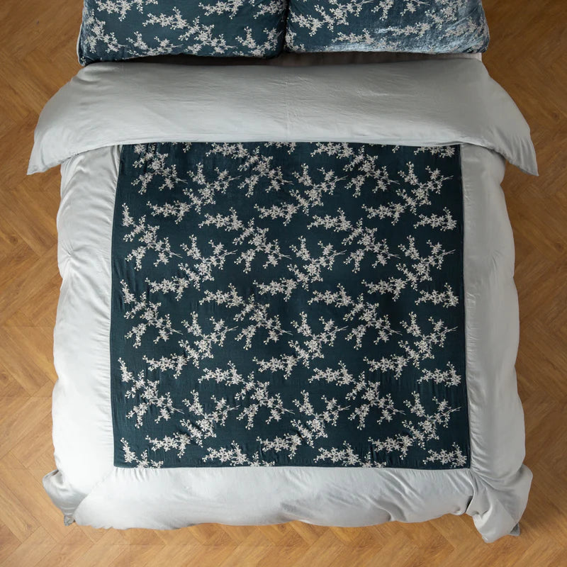 Luxurious Bella Notte Lynette Luxe Duvet Cover in cloud color, king size, showcasing soft fabric and elegant design.