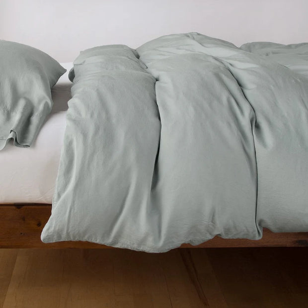 Bella Notte Madera Luxe duvet cover in cloud color, showcasing soft fabric and elegant design for king size bedding.