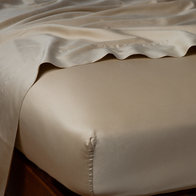 Bella Notte Bria fitted sheet in Cenote fabric, California King size, showing smooth, high-quality bed linen with a soft, textured appearance.