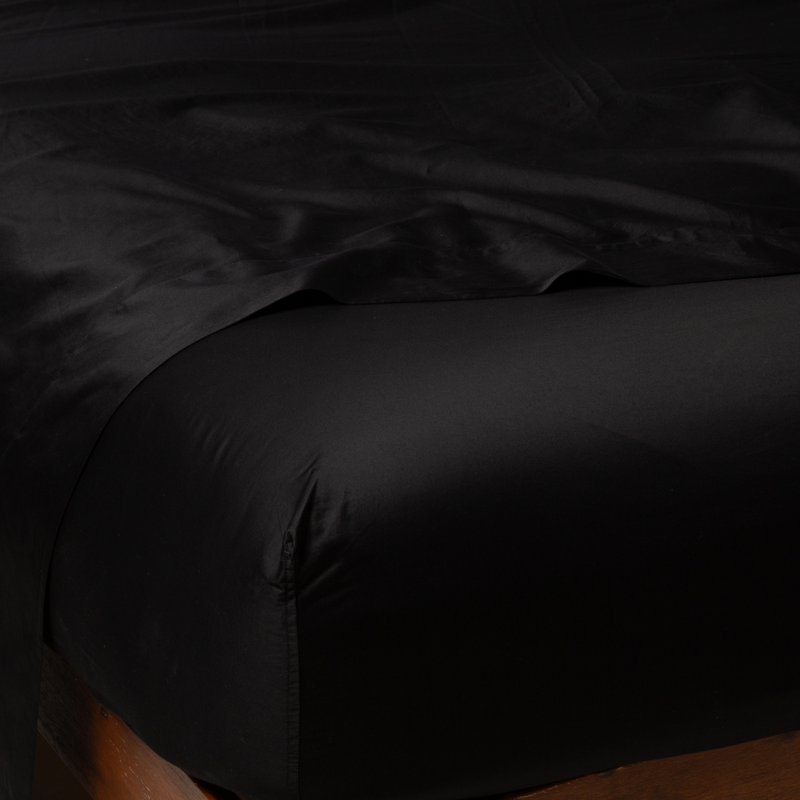 Bella Notte Bria fitted sheet in Cenote fabric, California King size, showcasing soft, luxurious bedding with a fitted design.