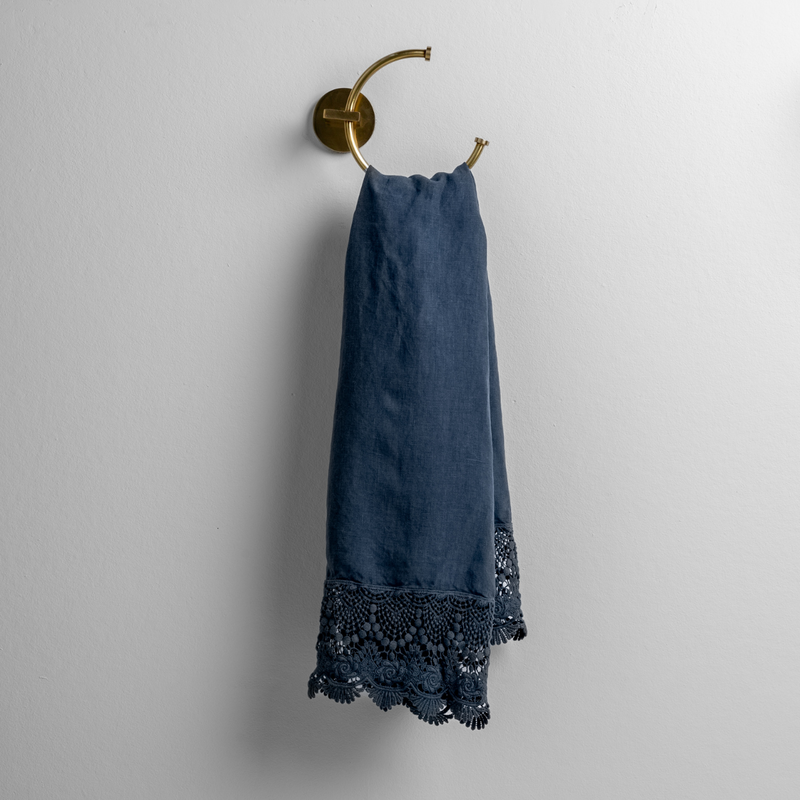 White Bella Notte Mattine Guest Towel with soft, plush fabric and elegant design, perfect for guest bathroom decor.