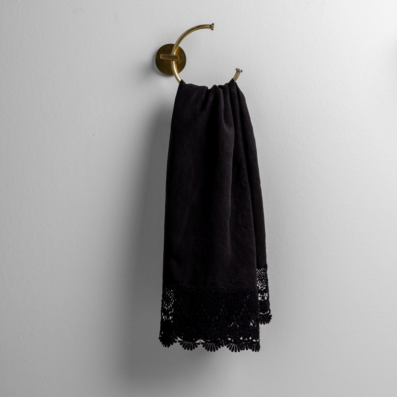White Bella Notte Mattine guest towel with soft, luxurious fabric, perfect for guest bathrooms and elegant décor.