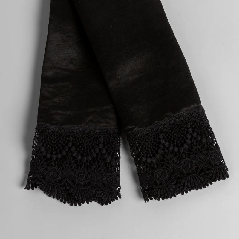 Bella Notte Paloma Pillowcase with lace edge, featuring a soft fabric and elegant design for a stylish bedroom accent.