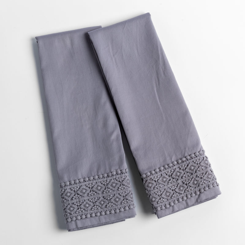 King Bella Notte Bria Pillowcase with Novola lace featuring intricate design and soft fabric for elegant bedroom decor.