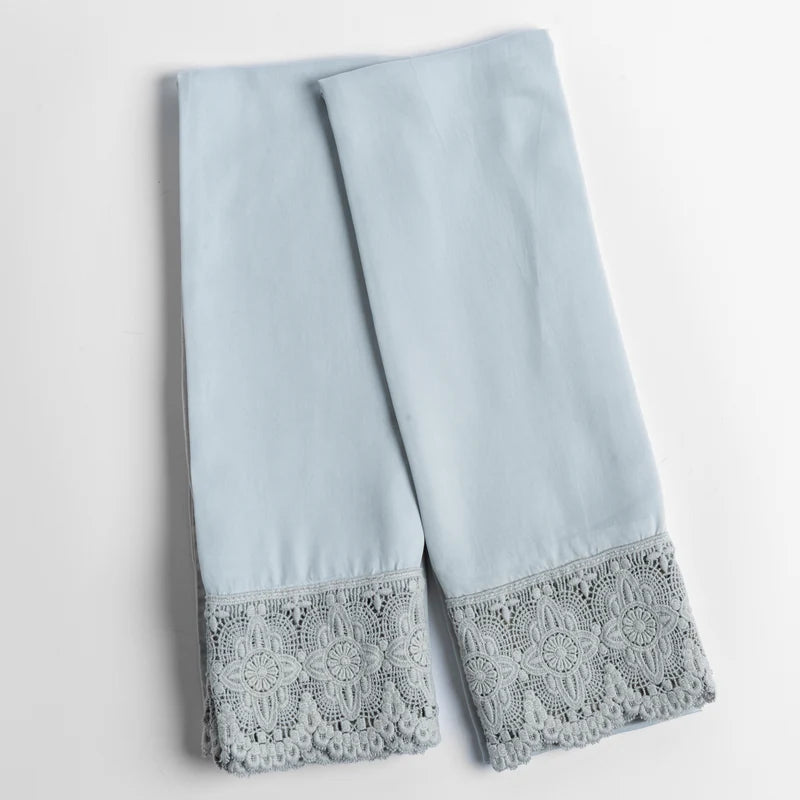 Bella Notte Madera Luxe Pillowcase in winter white with Donella lace edge, standard size, featuring elegant lace detailing.