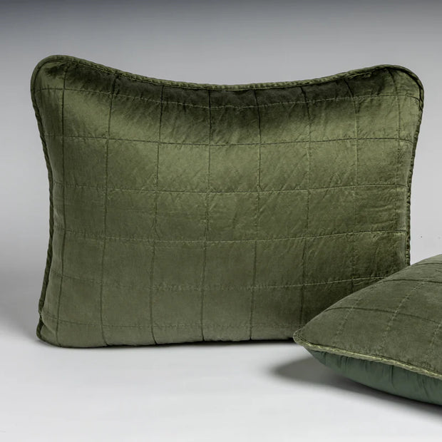 Bella Notte Sel Sham in French Lavender deluxe fabric, featuring soft, textured bedding with elegant embroidery detail.