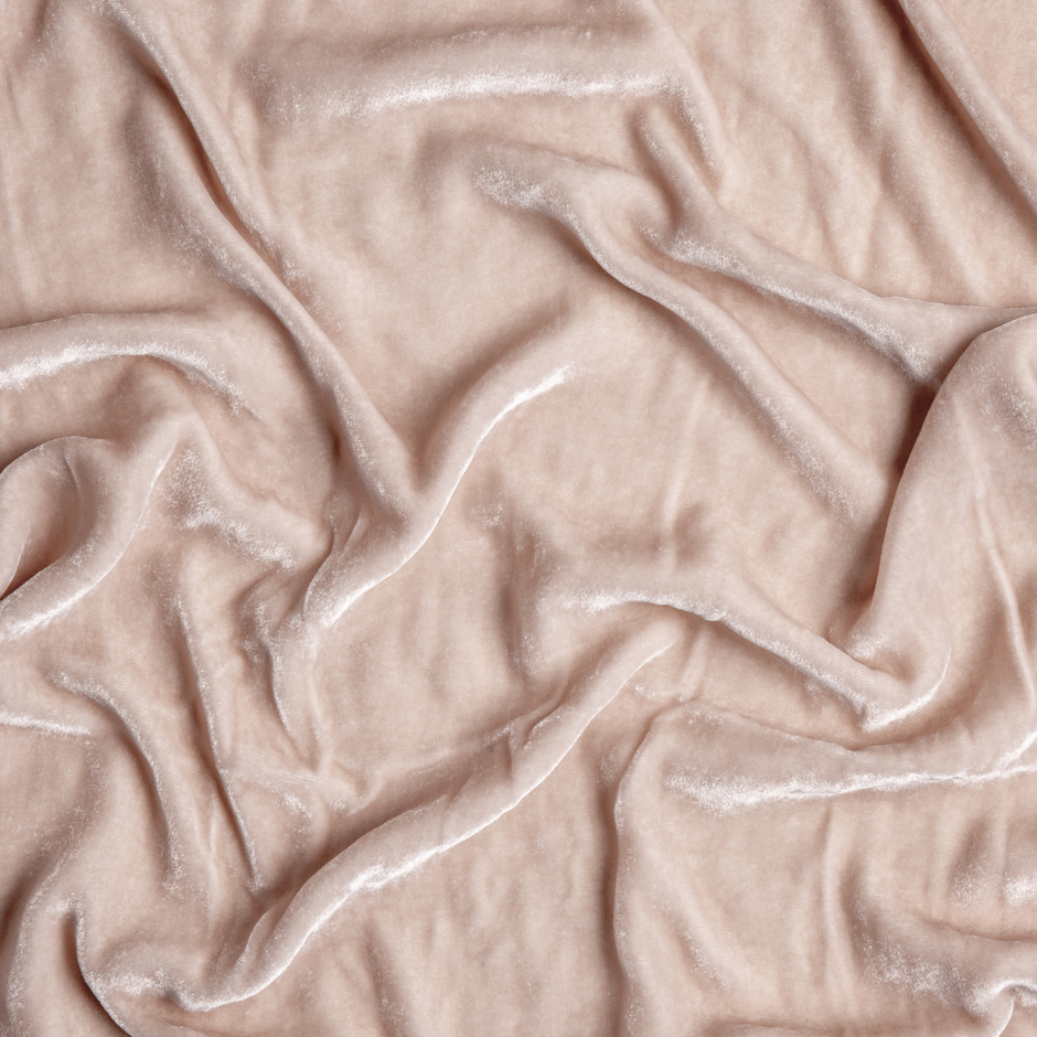 Bella Notte Carmen throw blanket with honeycomb pattern, soft and cozy bedding accessory for stylish comfort.