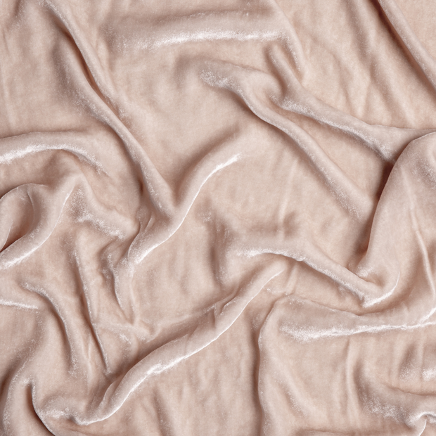Bella Notte Carmen throw blanket with honeycomb pattern, soft and cozy bedding accessory for stylish comfort.