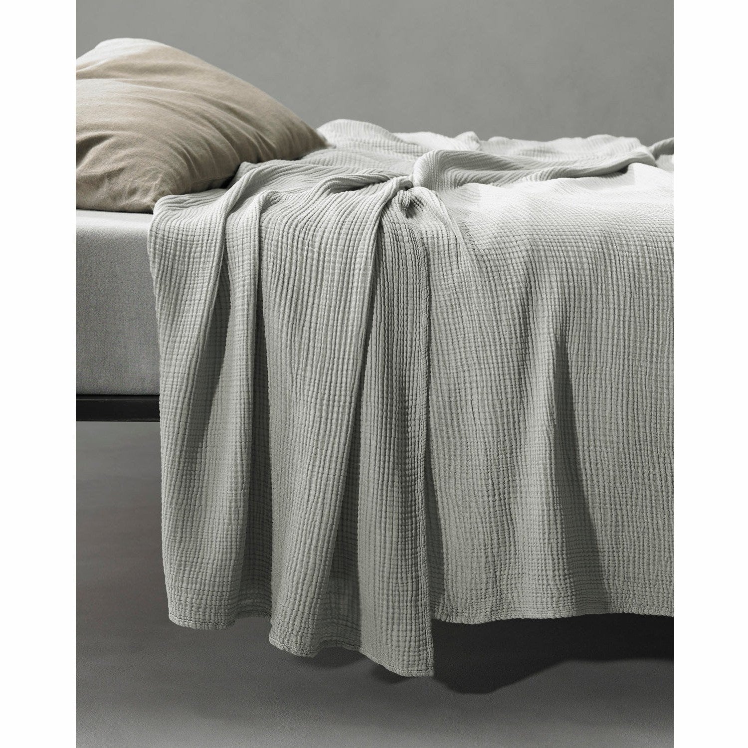 Free New Bed Cover Tisana