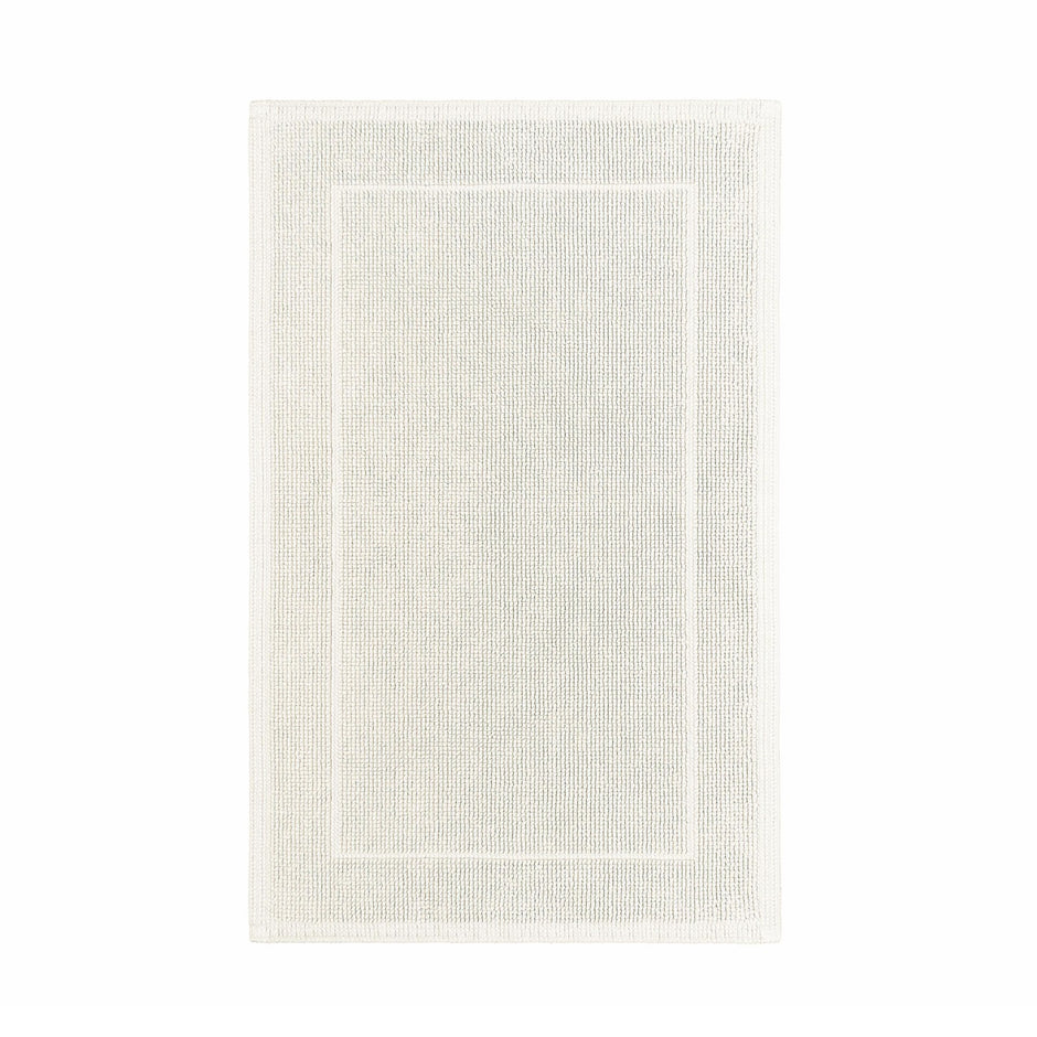 Gray Graccioza Egoist bath mat with soft, plush texture and absorbent surface for comfortable bathroom use.