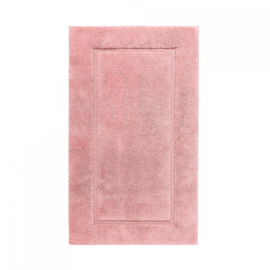 Graccioza Egoist bath rug in 28x47 inches, plush, soft fabric with a modern design, perfect for bathroom decor.