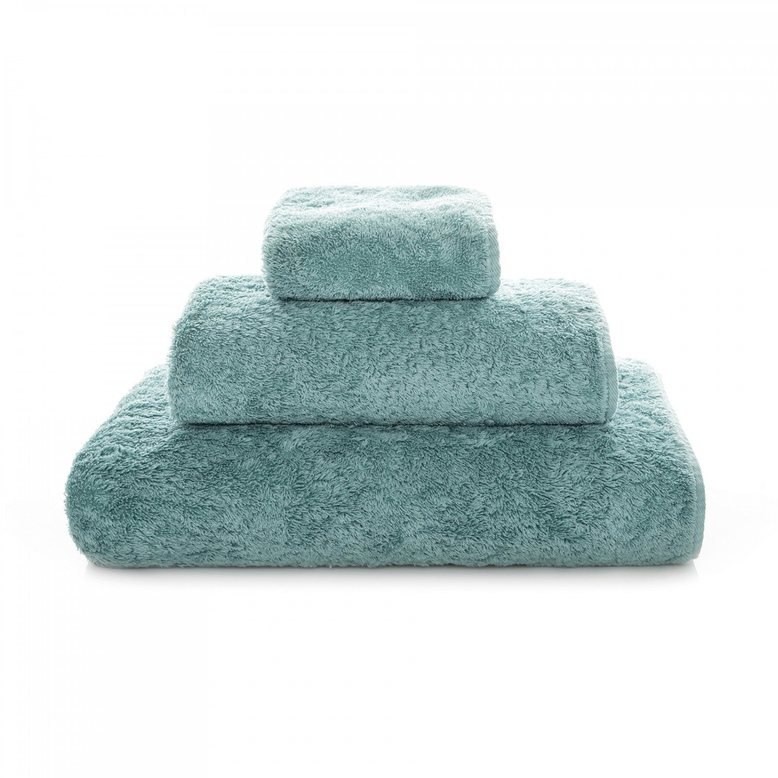 Luxurious Graccioza Egoist hand towel in soft white fabric, featuring a textured pattern and plush finish.