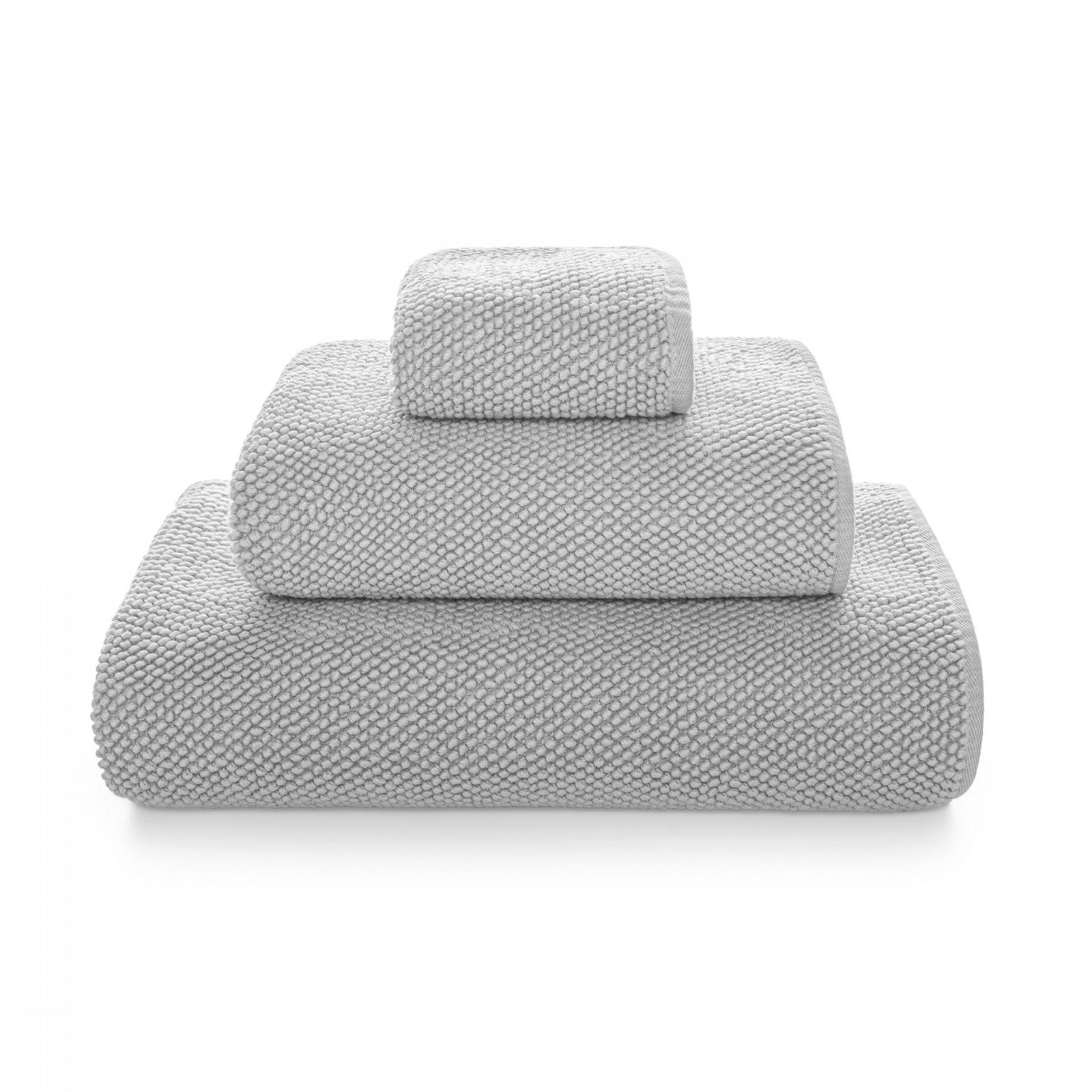 Graccioza Pearls bath towel in fog color, soft and plush with a luxurious textured design for bathroom use.