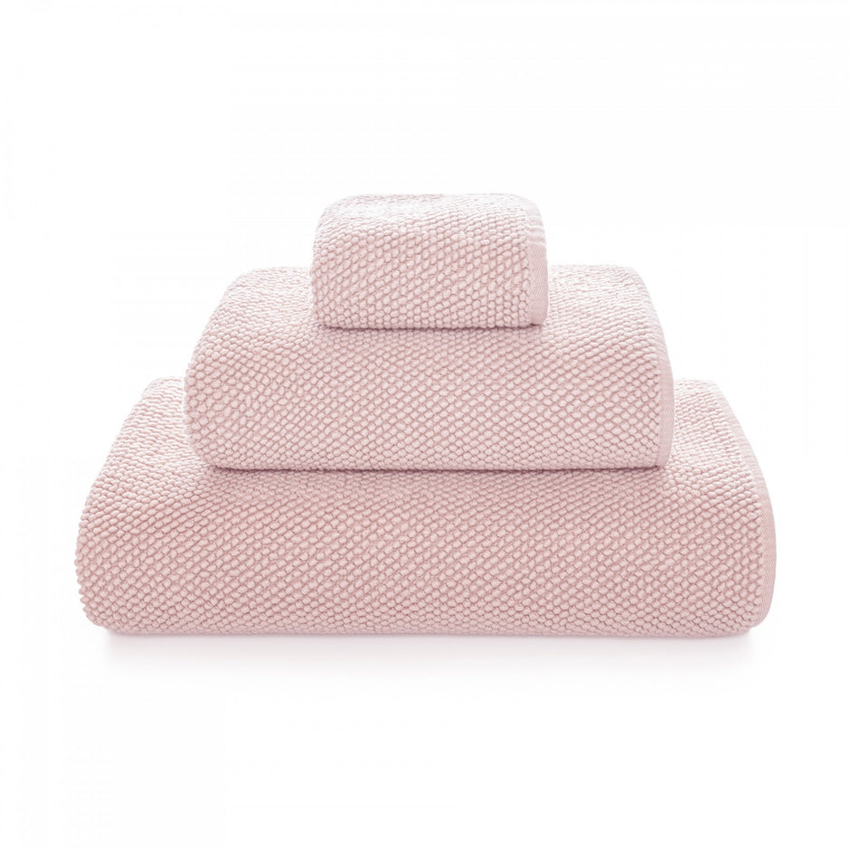 Graccioza Pearls bath towel featuring soft, plush fabric with a luxurious pearl pattern in a fog gray color.
