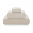 Graccioza Pearls bath towel with soft, plush fabric in a fog color, showcasing elegant texture and luxurious comfort.