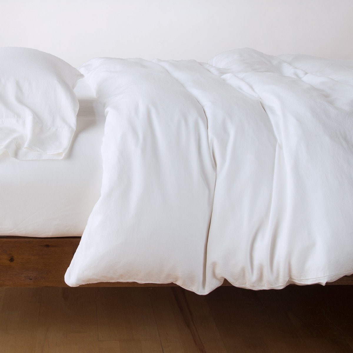 White King Madera Luxe Duvet Cover by Bella Notte, featuring soft fabric and elegant design for a luxurious bedroom look.